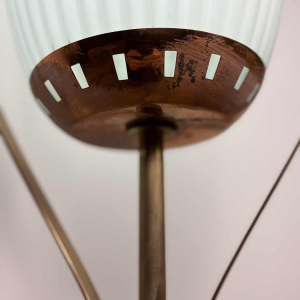 Mid-eeuwse vloerlamp, opaline Murano glas & messing, stijl of Angelo Lelii voor Arredoluce, Italië ca 1950