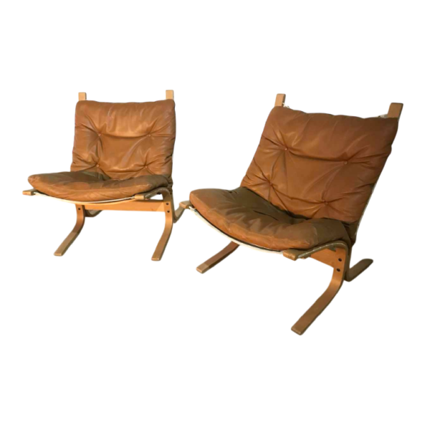 INGMAR RELLING pour WESTNOFA “Siesta“ paire de 2 fauteuils hêtre cintré & cuir cognac, ca 1970