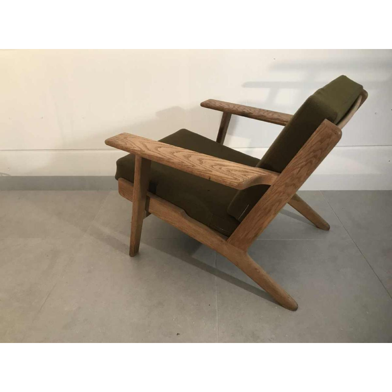 HANS WEGNER - Fauteuil GE 290 édité par GETAMA, chêne massif et tissus vert kaki, ca 1960