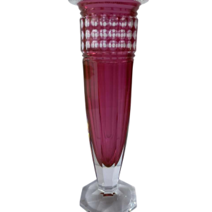 Val-Saint-Lambert, Art Deco roze geslepen kristal “Fragnée” vaas, 1926