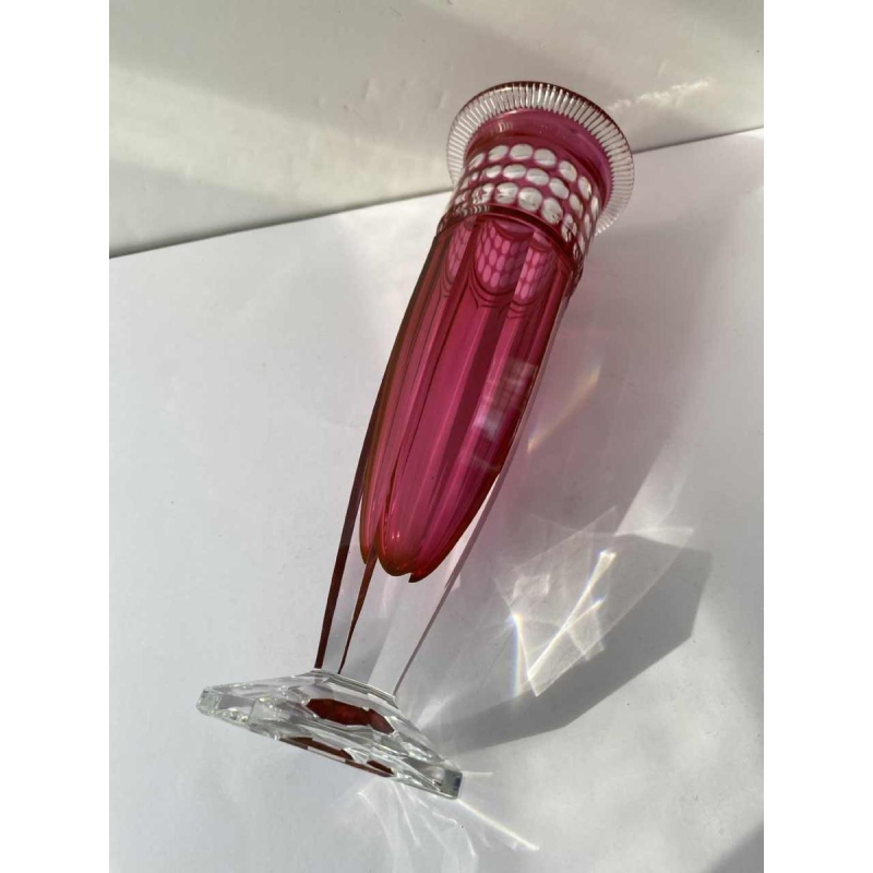 Val-Saint-Lambert, Art Deco roze geslepen kristal “Fragnée” vaas, 1926