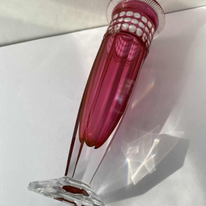 Val-Saint-Lambert, vase "Fragnée" rose en cristal taillé Art Déco, 1926