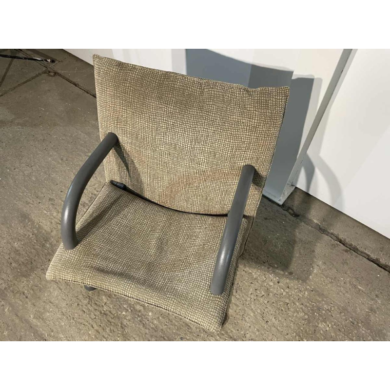 Burkhard Vogtherr voor ARFLEX, fauteuil “T-Line” gelakt staal & gestructureerde stoffen, ca. 1980