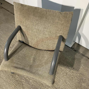 Burkhard Vogtherr pour ARFLEX, fauteuil “T-Line“ acier laqué & tissus structuré, ca 1980