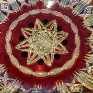 Val-Saint-Lambert, coupe urane doublée rouge, taillée, 1930