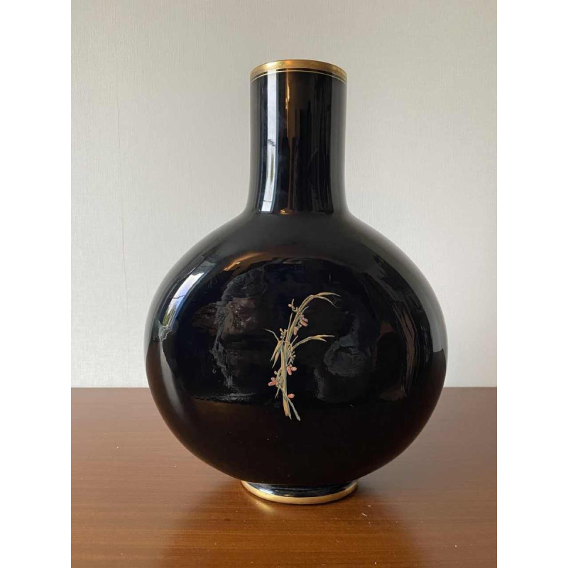 Cristallerie du Val-St-Lambert "Le renard et le corbeau" vase en hyalite, ca 1880