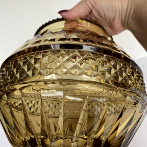 Val-Saint-Lambert, vase boule Art Déco, cristal taillé topaze, modèle Exposition de Liège 1930