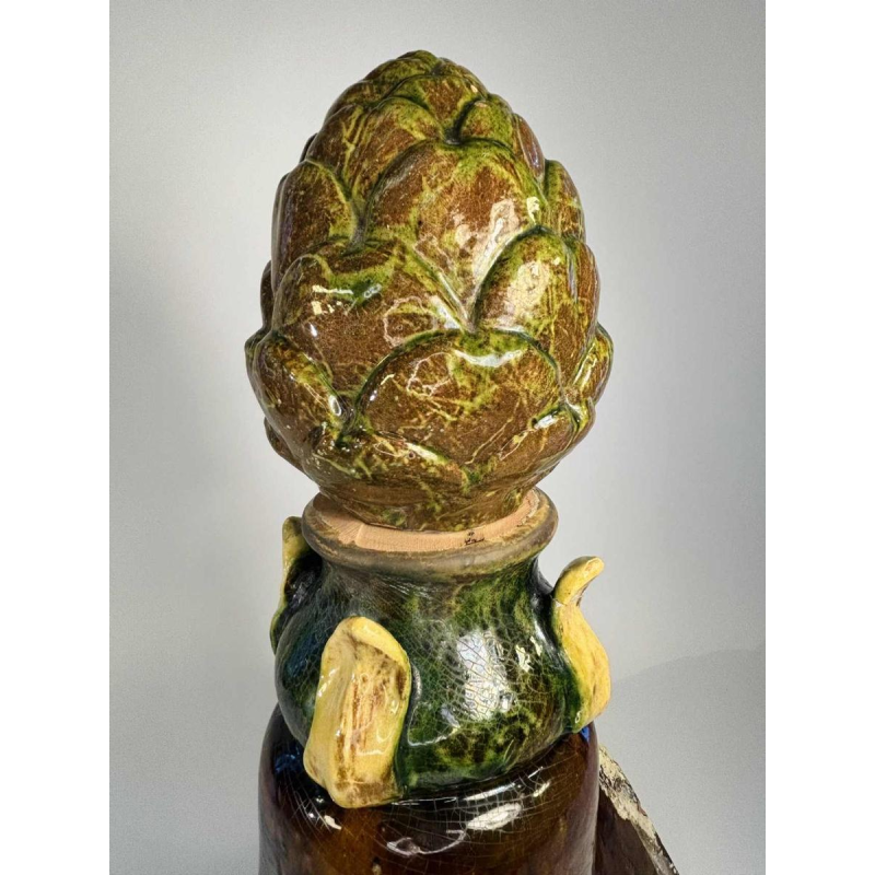 Bavent aardewerk, geglazuurde terracotta artisjokvormige daknok, eind 19e eeuw