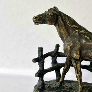 Pierre Jules MÈNE, “CHEVAL A LA BARRIERE“, Bronzen sculptuur, 19e eeuw