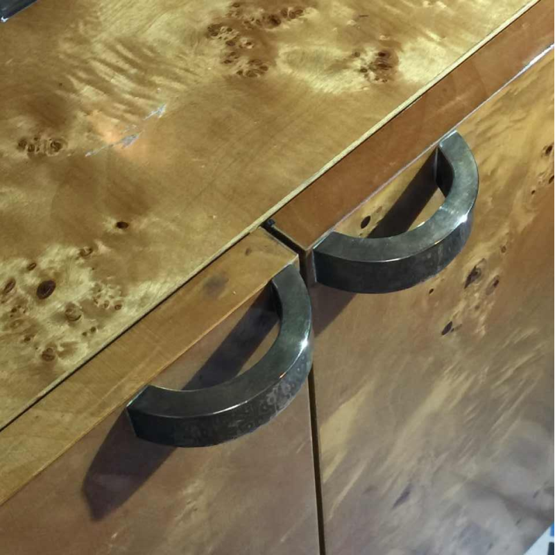 WILLY RIZZO for MARIO SABOT, Bookcase Display Shelf, Burl Walnut en Messing, ca. 1970