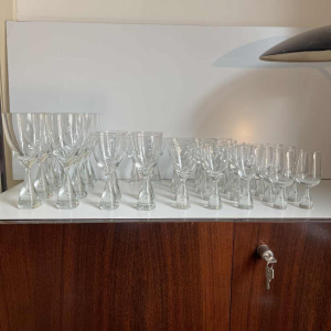 Bent Severin / Holmegaard “Princess” Design service 33 pieces: 9 glasses of water, 4 red wine, 12 white wine, 8 liqueur, Denmark