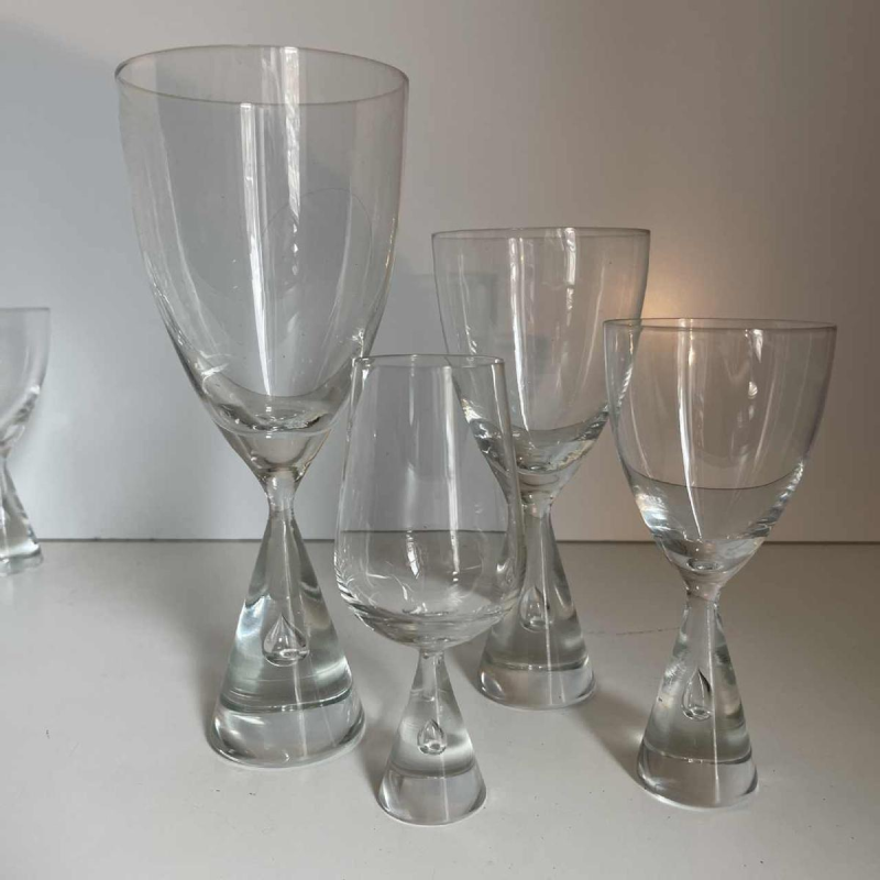 Bent Severin / Holmegaard “Princess” Design service 33 pieces: 9 glasses of water, 4 red wine, 12 white wine, 8 liqueur, Denmark