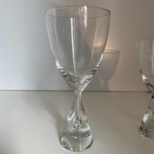 Bent Severin / Holmegaard “Princess“ service Design 33 pces: 9 verres eau, 4 vin rouge, 12 vin blanc, 8 liqueur, Danemark 