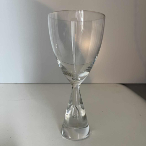 Bent Severin / Holmegaard “Princess” Designservice 33 stuks: 9 glazen water, 4 rode wijn, 12 witte wijn, 8 likeur, Denemarken