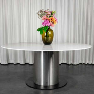 Grande table ronde blanche à fut central en inox