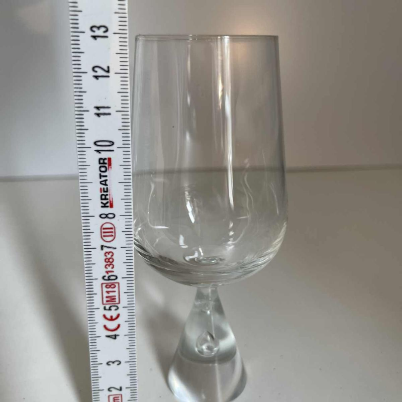 Bent Severin / Holmegaard “Princess” Design service 33 pieces: 9 glasses of water, 4 red wine, 12 white wine, 8 liqueur, Denmark