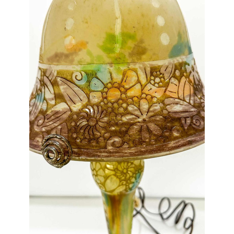 Muller Frères, zeldzame Art Nouveau tafellamp, gestileerde bloemmotieven, zuurgeëtst glas, gegraveerd stalen frame, ca 1918