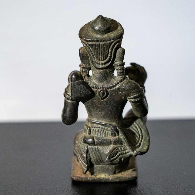 Sculpture khmère 'VISHVAKARMA accroupi' bronze patiné, Cambodge 12ème siècle