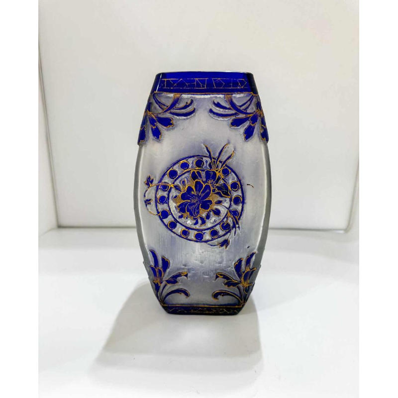 Vase Ludwig Moser Art Nouveau 'visage de femme' verre dégagé à l'acide, vers 1890-1900