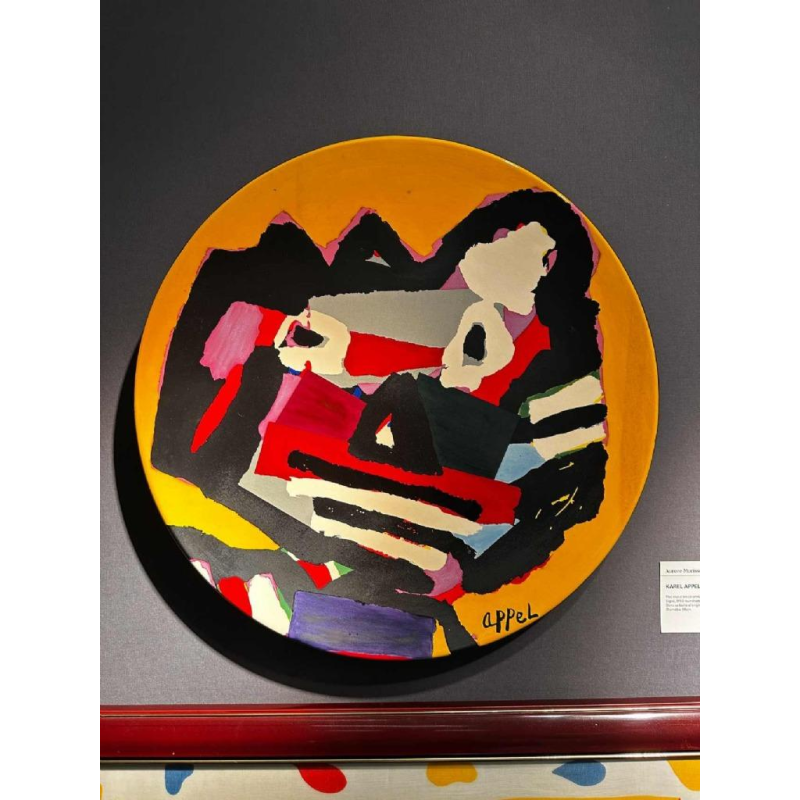 Karel Appel, plat mural décoratif en céramique, mouvement Cobra, numéroté 19/25
