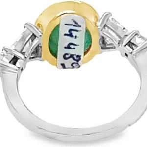 Gouden ring, cabochon smaragd & diamanten