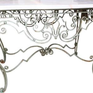 Table basse en fer forgé, tablette en marbre blanc, circa 1940