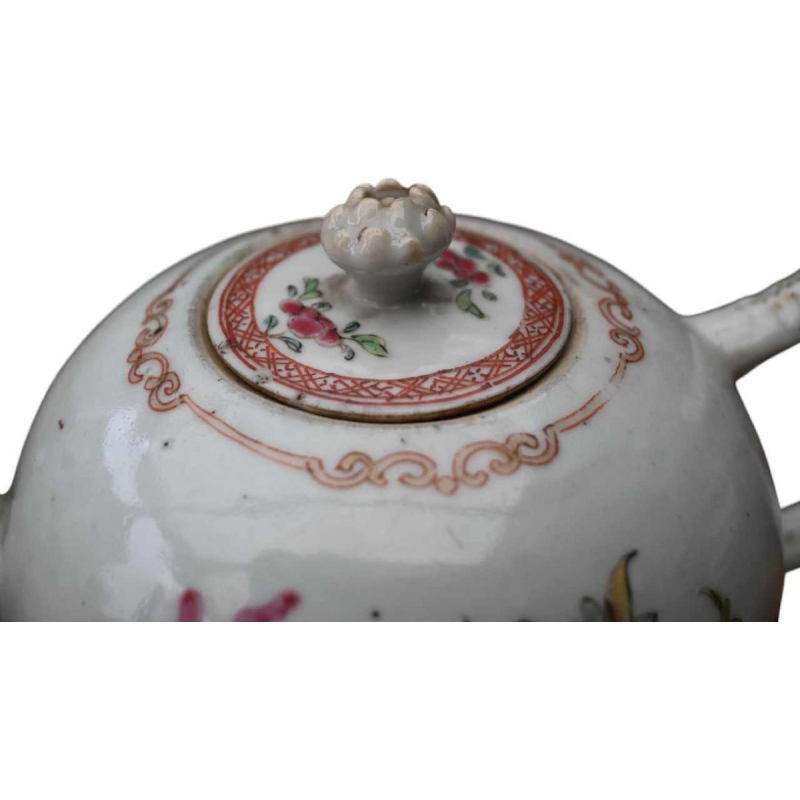 Chinese porcelain teapot, Famille Rose, 18th century, Qianlong