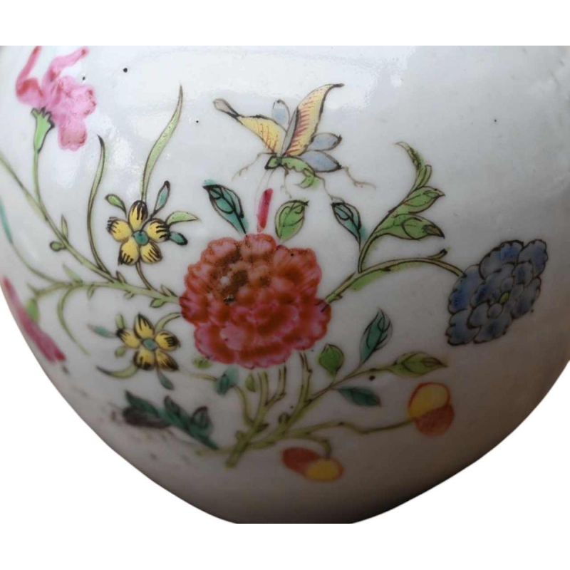 Chinese porcelain teapot, Famille Rose, 18th century, Qianlong