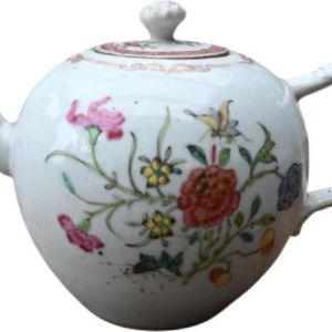 Chinese porcelain teapot, Famille Rose, 18th century, Qianlong