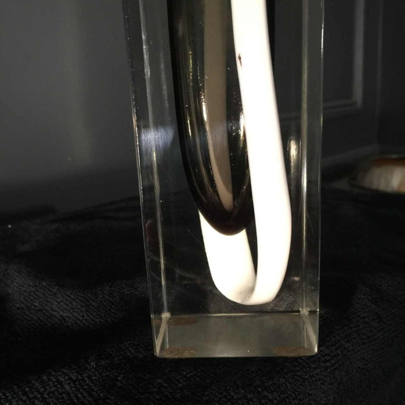 FLAVIO POLI pour SEGUSO MURANO, Vase SOMMERSO , bande blanche et noire