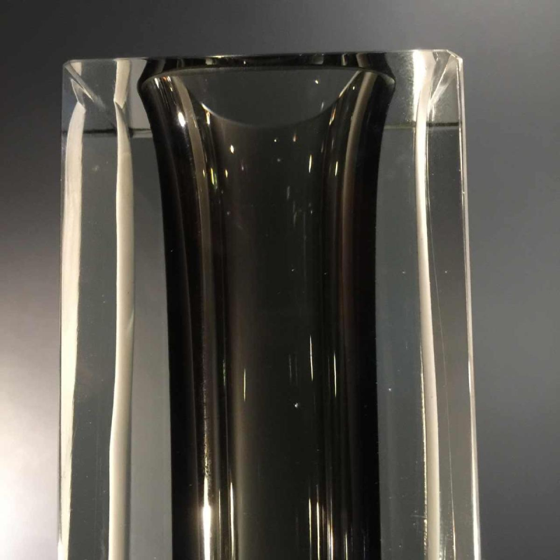 FLAVIO POLI pour SEGUSO MURANO, Vase SOMMERSO , bande blanche et noire