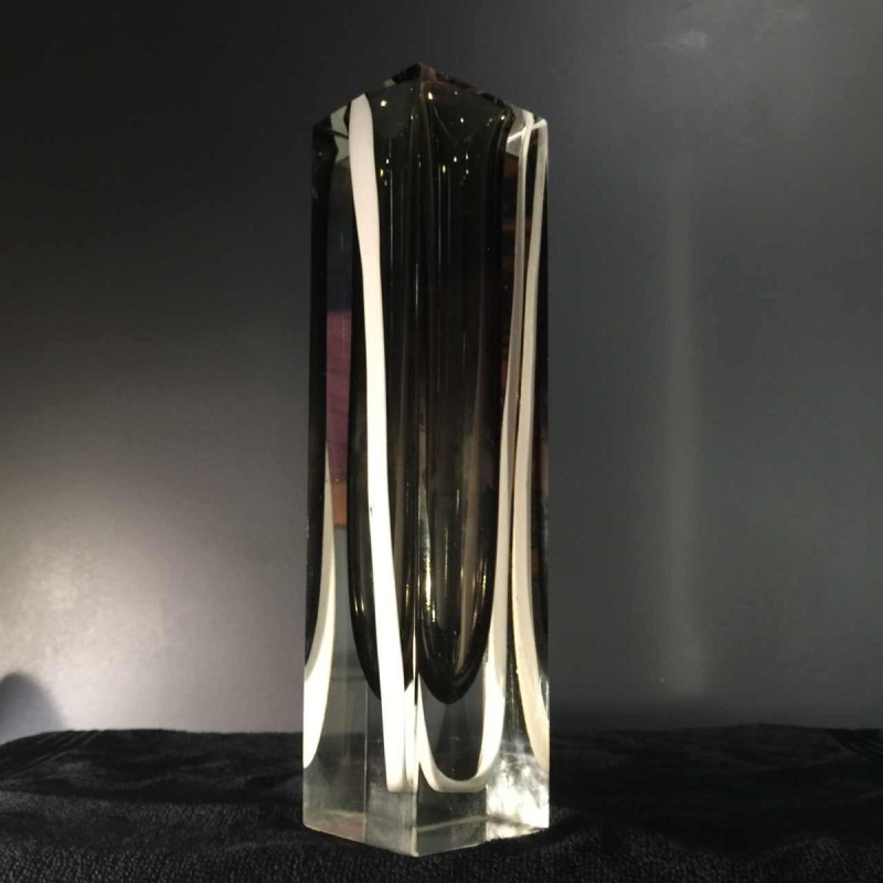 FLAVIO POLI pour SEGUSO MURANO, Vase SOMMERSO , bande blanche et noire