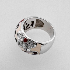 18ct white gold ring with diamonds & enamel