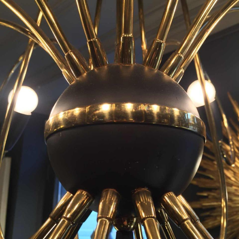 STILNOVO, Large Chandelier " Hunting Horn " 24 Lights, Brass Painted Metal, 1950