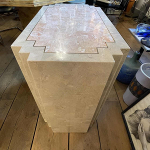 Jean-Claude Mahey, travertijn marqueterie messing filet Design meubel commode 60