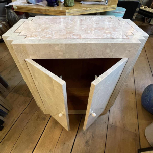 Jean-Claude Mahey, meuble dresse Design, travertin & filets de laiton, ca 1960