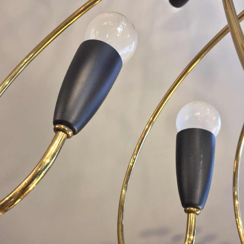 STILNOVO, Large Chandelier " Hunting Horn " 24 Lights, Brass Painted Metal, 1950