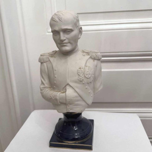 Napoleon Bonaparte, statuette biscuit blanc de porcelaine, 20ème siècle