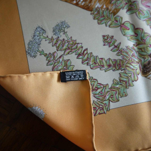 Hermès Paris pour Valérie Dawlat, carré en soie jardin secret