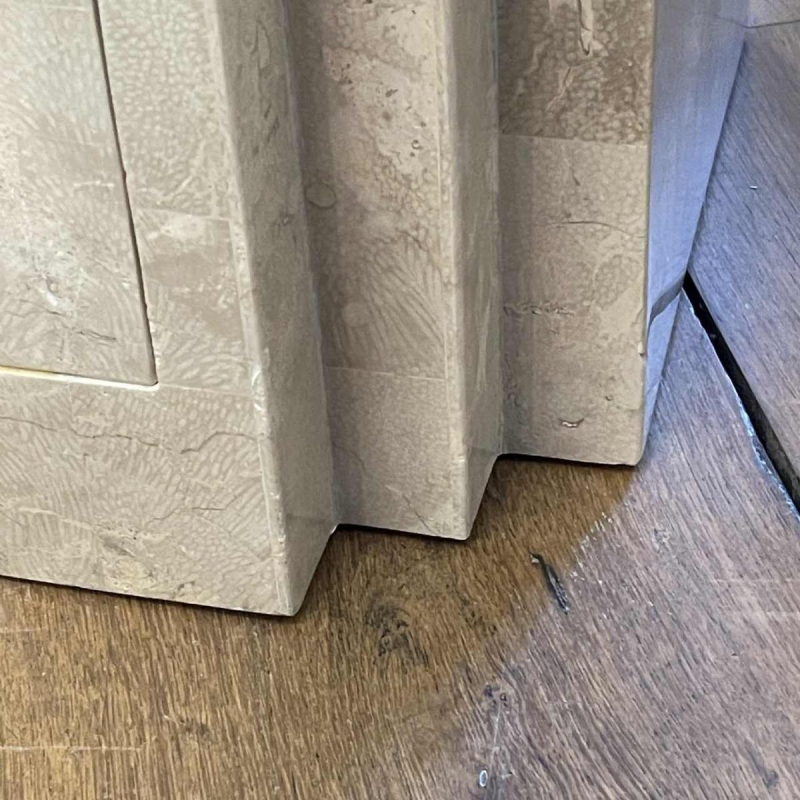 Jean-Claude Mahey, meuble dresse Design, travertin & filets de laiton, ca 1960