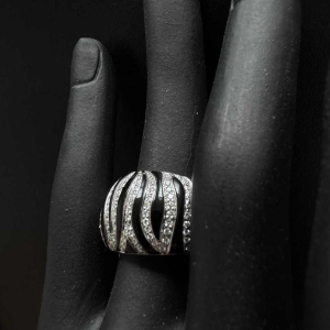 Roberto Coin, dieren zebra ring in 18k wit goud, zwart email