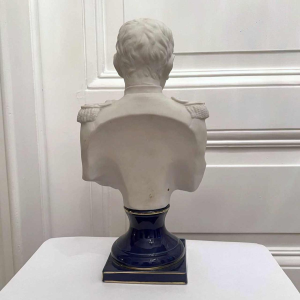 Napoleon Bonaparte, statuette biscuit blanc de porcelaine, 20ème siècle