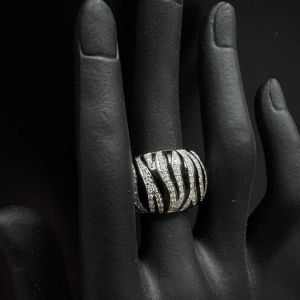 Roberto Coin, dieren zebra ring in 18k wit goud, zwart email