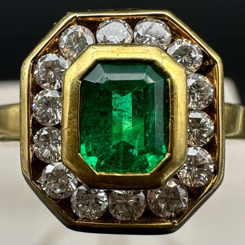 Vintage 18k yellow gold, emerald and diamond ring