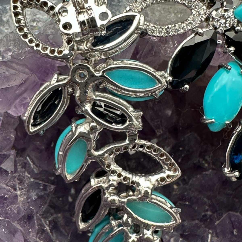 Oorbellen van saffier, turkoois en diamant