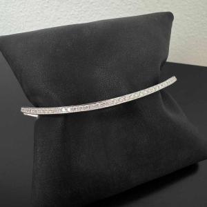 Bracelet en or blanc 18kt. Ornée de diamants
