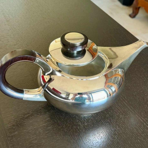 Robbe & Berking, Neue Form Zilveren Theepot