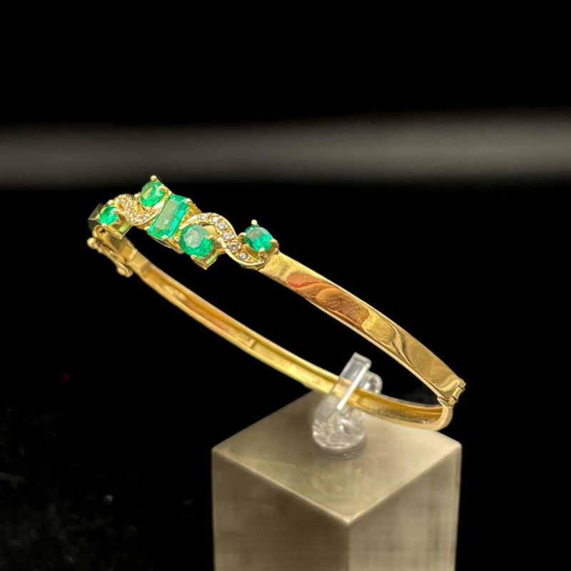 Bracelet émeraude marquise et diamants