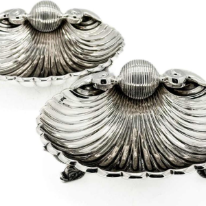 Paire de grandes coquilles argent 1 titre. 916/1000