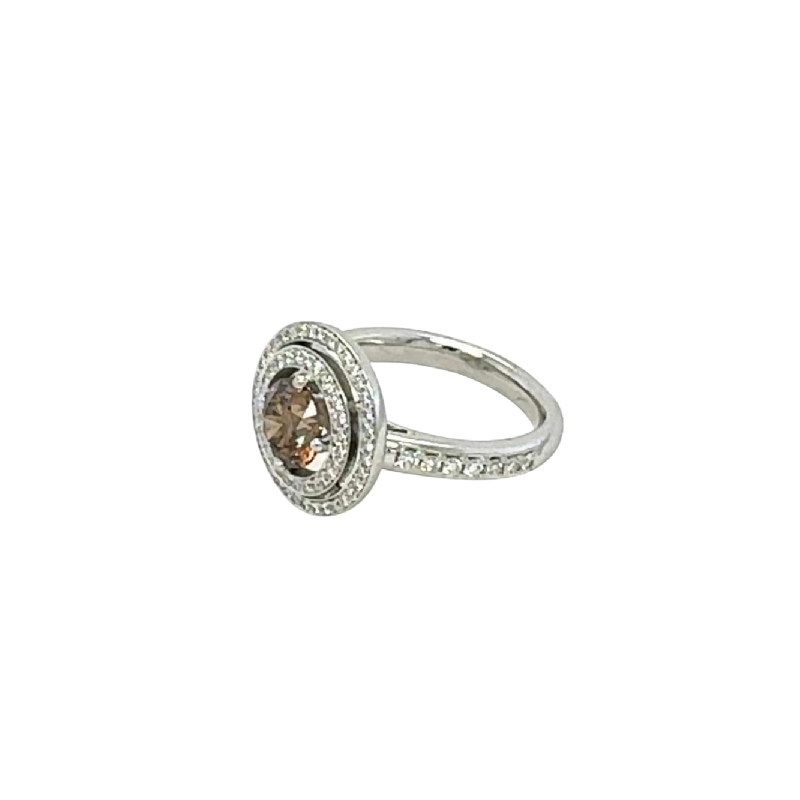 Bague en or blanc 18k avec diamant cognac et diamants blancs